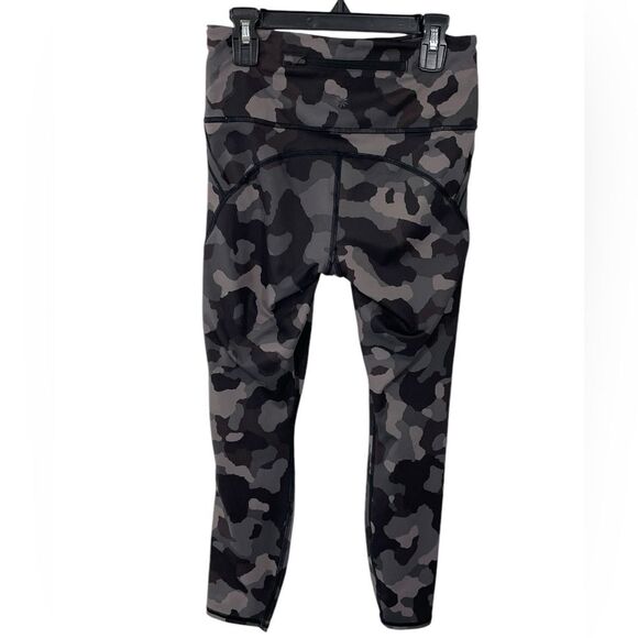 Athleta Camo Lightning 7/8 Tight Leggings Size XSP - Picture 3 of 7